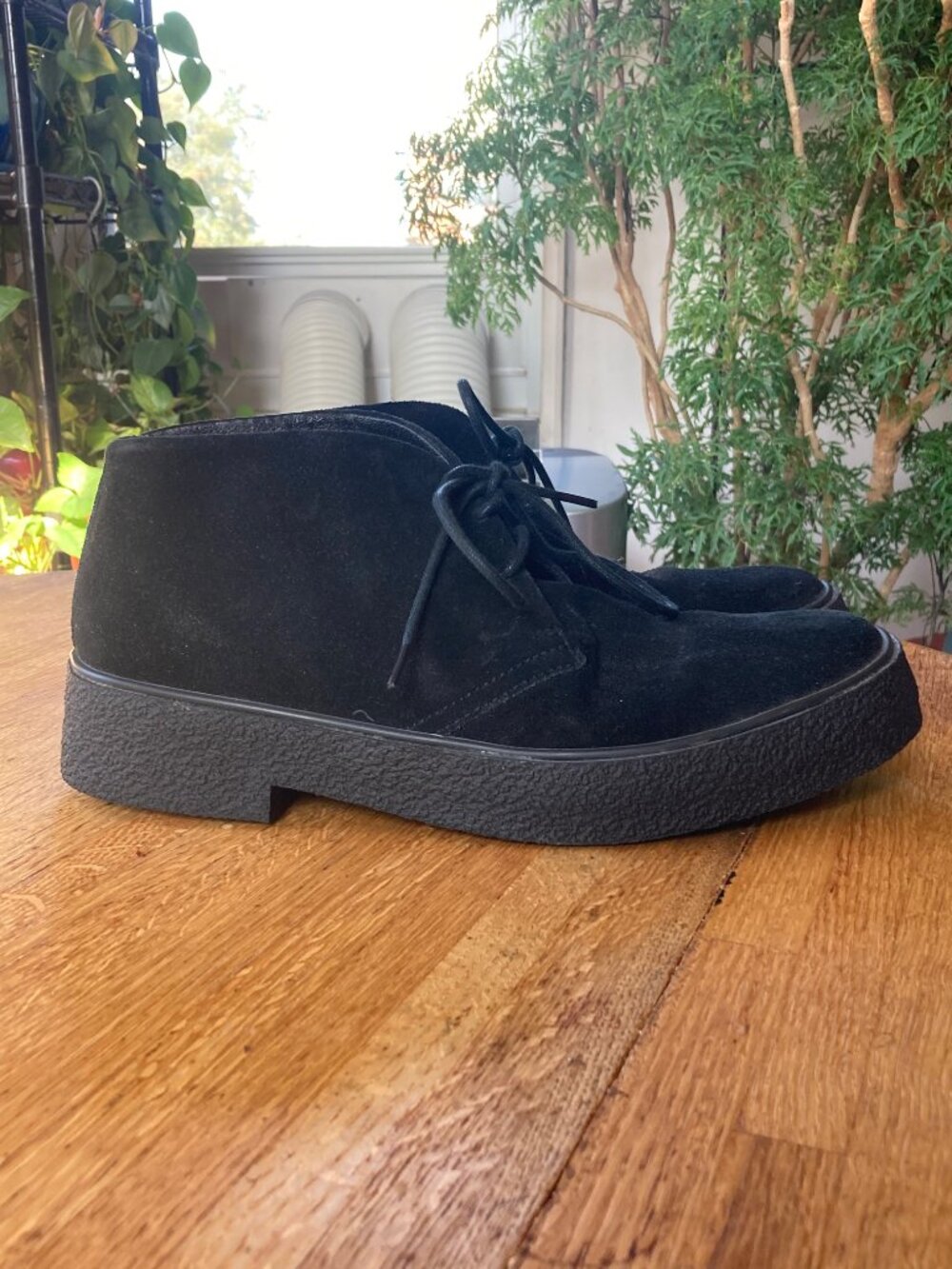 Mens Black suede Chuckka boots size 8 w/ rubber soles